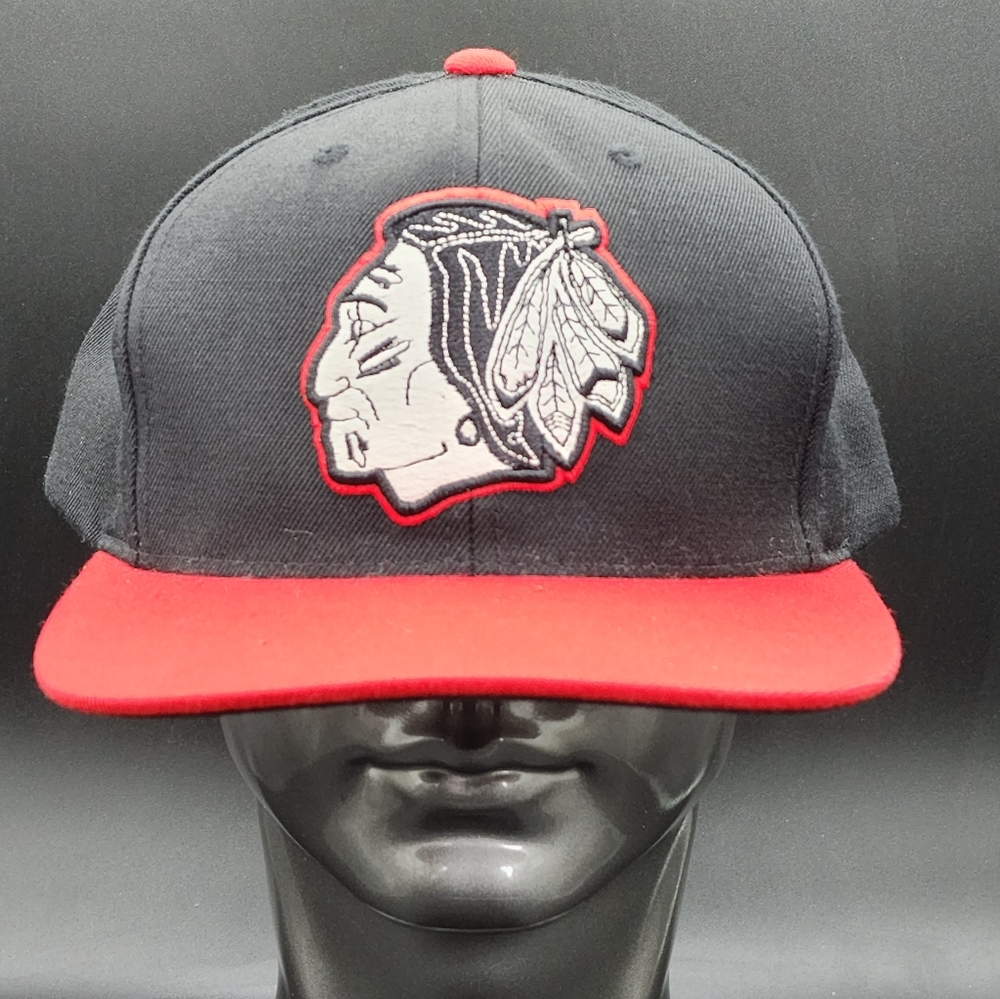 Chicago Blackhawks Hat, Cap Mitchell & Ness Snapback Black Red Logo Underneath
